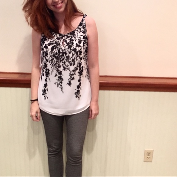 WHBM Floral Tank - Picture 8 of 8
